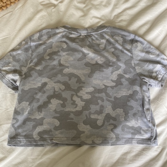 Cropped camo tee - Picture 3 of 3